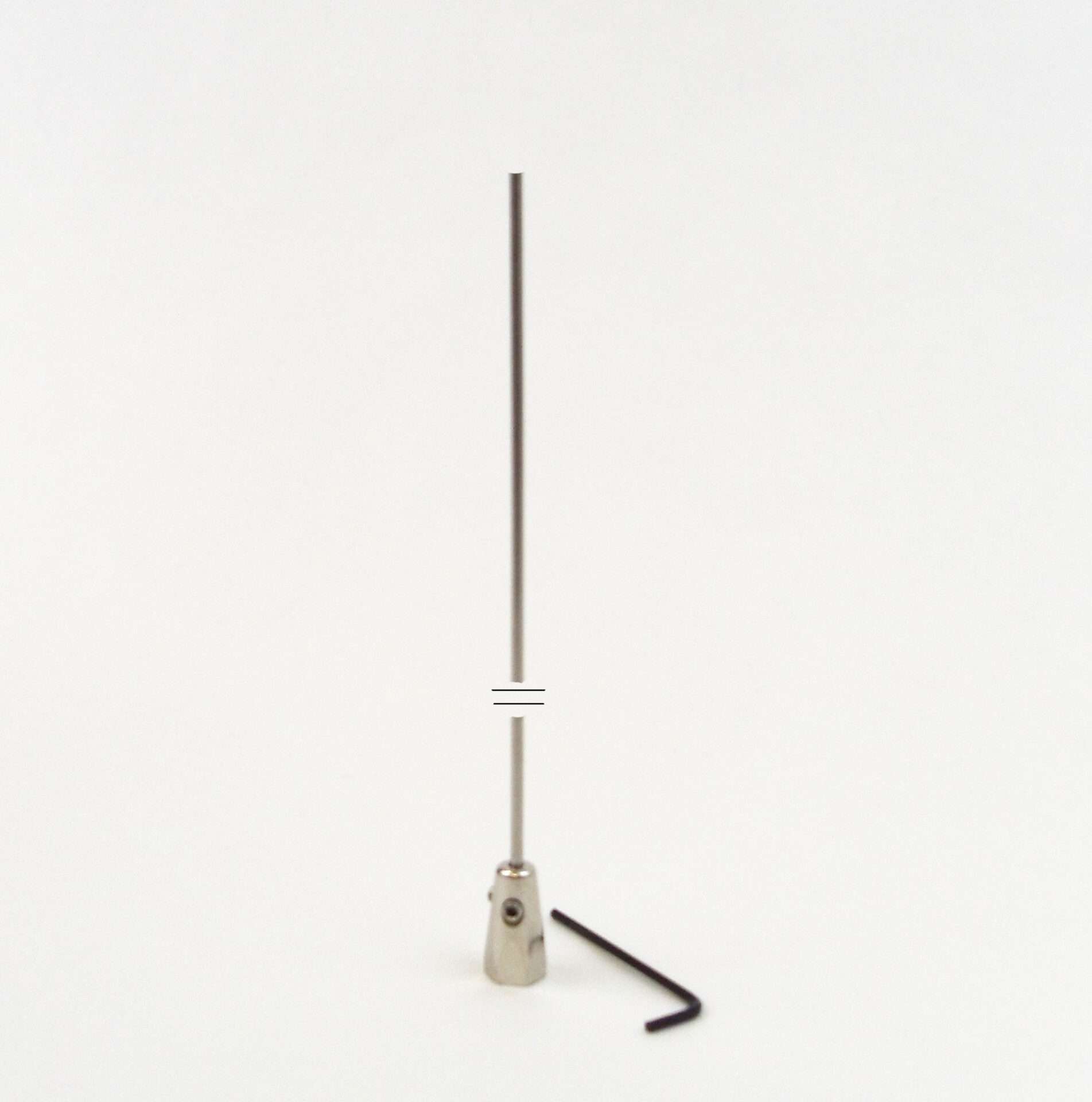 LARSEN 54-1/2" TALL 52-88 MHZ TUNEABLE 1/4 WAVE UNITY ANTENNA WITH 100 DIAMETER STAINLESS STEEL WHIP. RATED AT 200 WATTS.