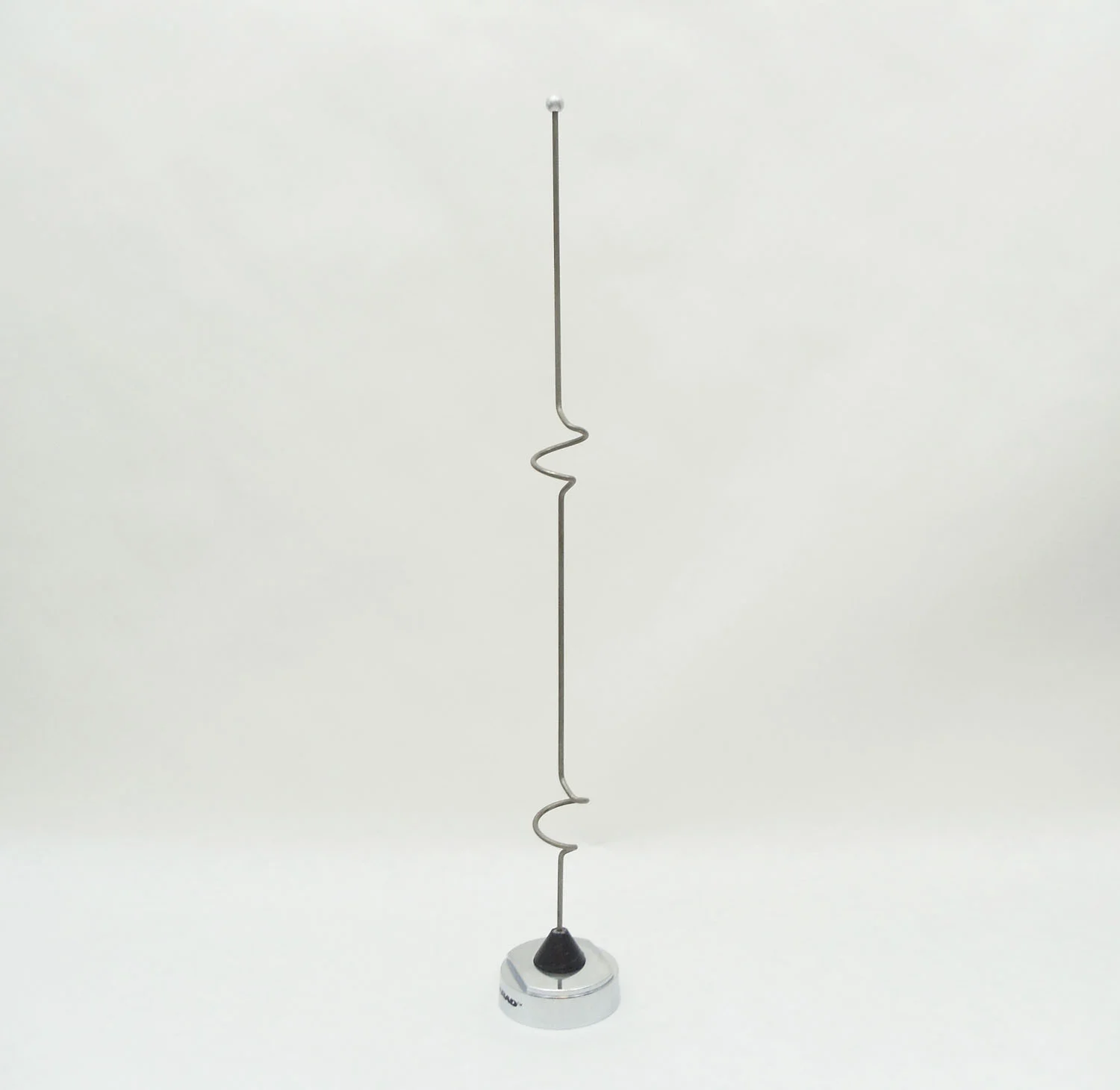 MAXRAD - MUF24005 9-1/2" TALL 2.4 GHZ. 5DB GAIN 3/4" CHROME NUT OPEN COIL ANTENNA